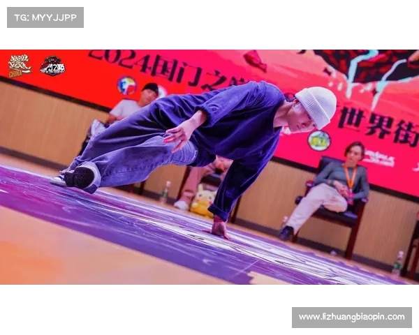 ROAD FC中国选手表现惊艳 敖日格乐发飙裁判拉不住 ROAD FC中国选手表现惊艳 敖日格乐发飙裁判拉不住